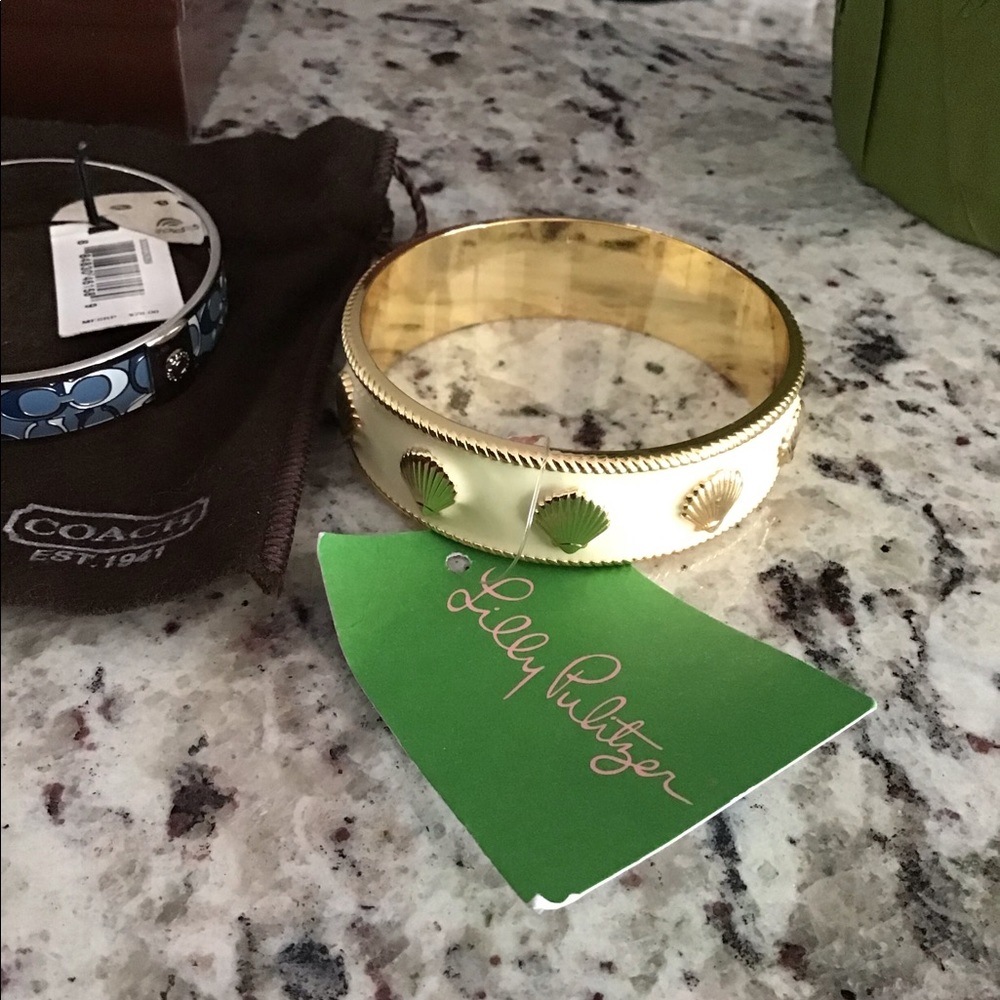 Lilly Pulitzer white bangle.